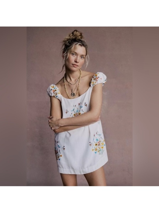 Free People Dresses & Skirts - Free People Wildflower Embroidered Mini Dress